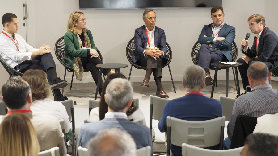 El Congreso Ferrolterra Sostenible reúne a un centenar de personas