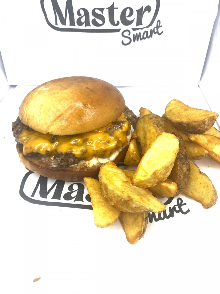 Burger Master Smash acerca la costumbre de “street food” americana a la ciudad naval