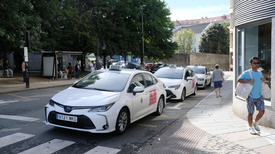 Quejas por la falta de taxis en Ferrolterra durante la noche