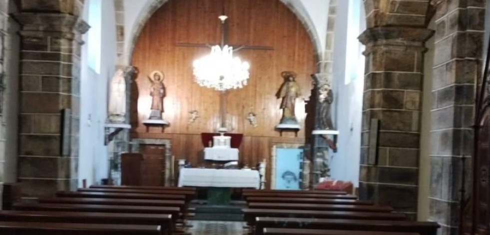 Comisión vecinal en Sedes, Narón, por las dificiencias de la iglesia: 