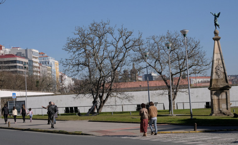 La Policía Local de Ferrol ha denunciado a ocho personas por orinar en la calle este 2024