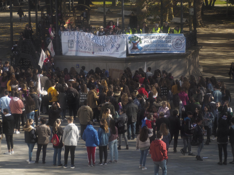 Folga estudantil polo dereito á vivenda fronte á Xunta