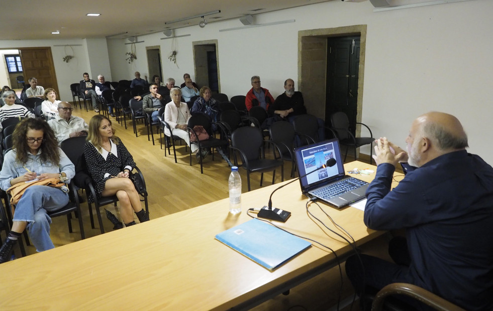 Charla en Pontedeume para celebrar declaración del torreón como BIC