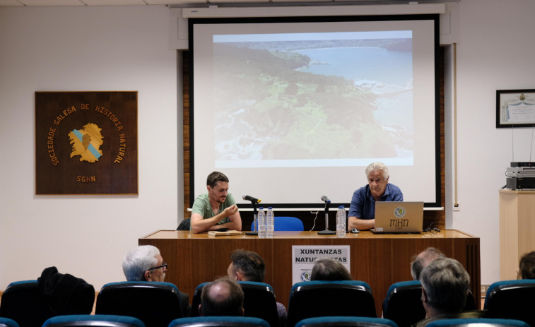 “A biblioteca sae ao medio”, una fusión entre la literatura y la naturaleza en Ferrol