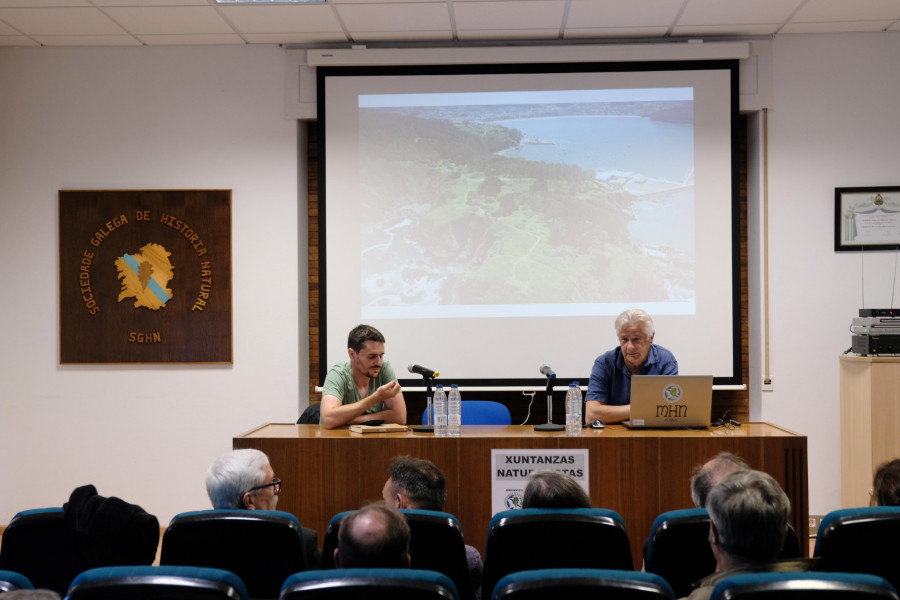 “A biblioteca sae ao medio”, una fusión entre la literatura y la naturaleza en Ferrol