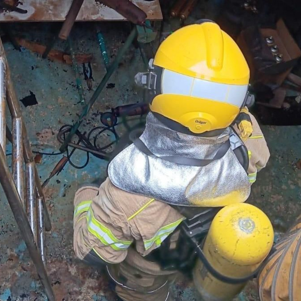 Dos heridos graves por quemaduras tras un accidente en el astillero de Blascar en A Graña