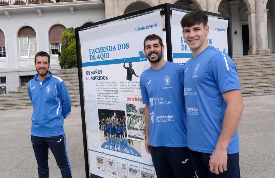 Los “parrulos” visitaron la exposición del Diario de Ferrol por su aniversario