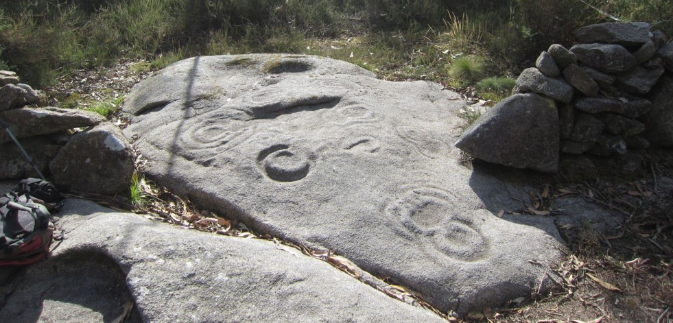 Petroglifos en Monfero: un viaje a través del tiempo tallado en piedra