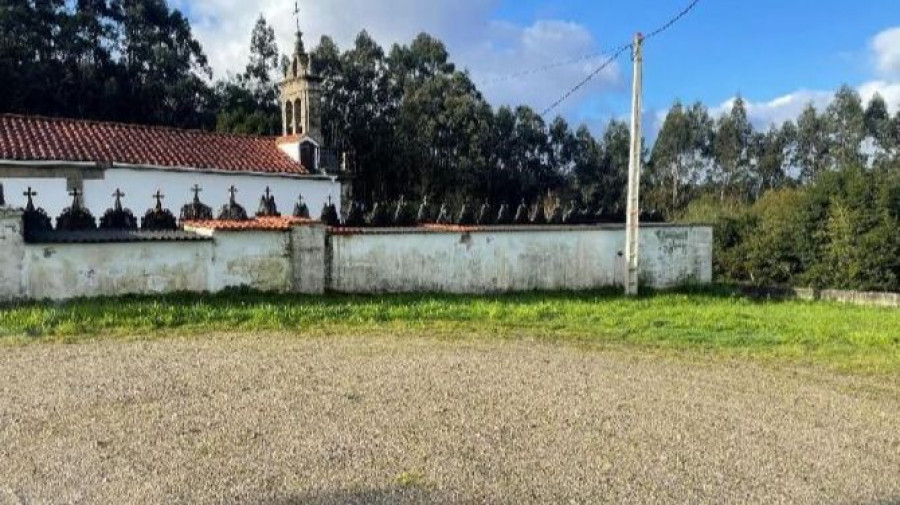 Cabanas mejorará el aparcamiento de la iglesia de Soaserra por 35.000 euros