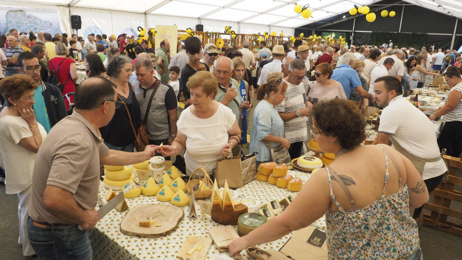 La Feira do Mel e o Queixo llegará a Goente, en As Pontes, este domingo