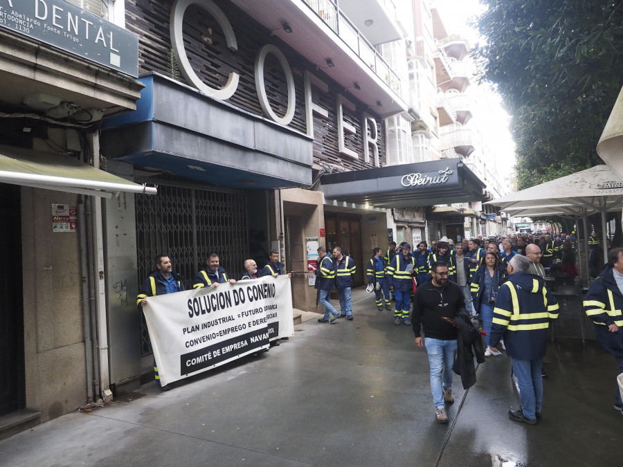 Minuto de silencio de los trabajadores de Navantia por los trabajadores fallecidos en Blascar