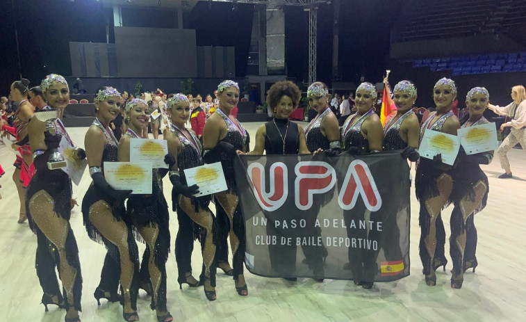 El equipo de danza coreográfica de Narón Revolution Upa ya es campeón de Europa