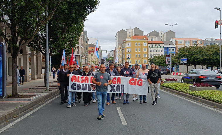 Los conductores de Maitours cumplen tres meses en huelga en la comarca de Ferrol