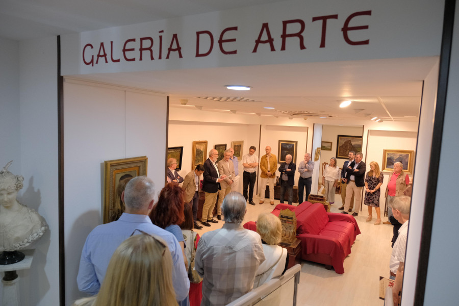 La Sociedad Artística Ferrolana inaugura una muestra colectiva en el Museo Naval