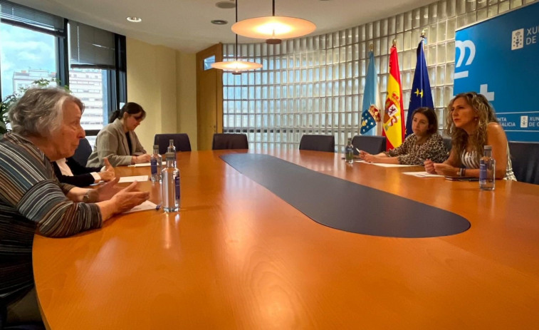 Asfedro presenta a la delegada territorial el futuro proyecto de renovación de su servicio