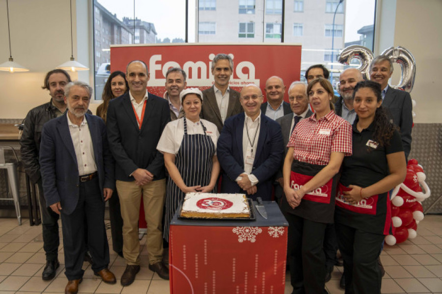 Los Autoservicios Familia celebran su trigésimo aniversario en un acto en Fonteculler