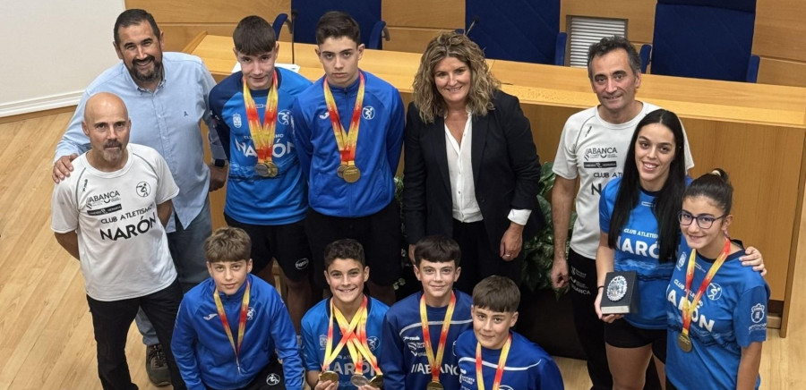 Recepción por todo lo alto a los campeones nacionales del Club de Atletismo Narón