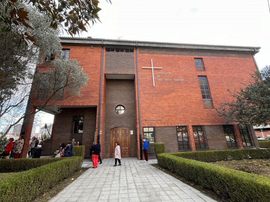 La iglesia de San José Obrero reabrió sus puertas después de unos trabajos en la cubierta