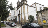 Las sepulturas de los servitas de Ferrol salen a la luz en la iglesia de Dolores