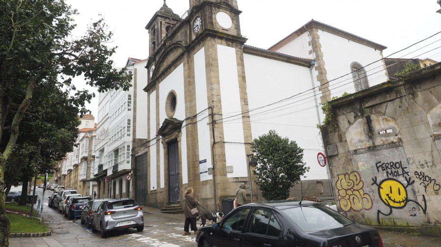 Las sepulturas de los servitas de Ferrol salen a la luz en la iglesia de Dolores