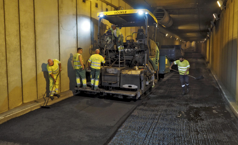 El Concello pospone hasta nuevo aviso el corte de tráfico en el túnel de la avenida de Vigo