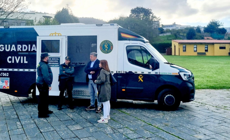 Visita de la Oficina Móbil de Atención ao Peregrino a Neda