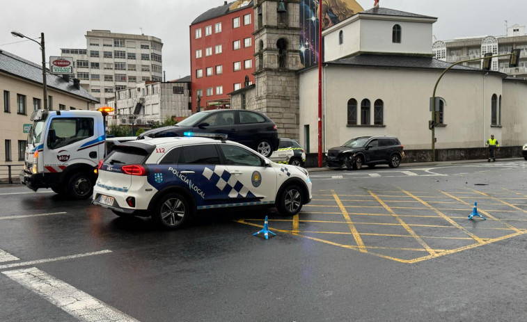 Colisión entre dos vehículos en Fene