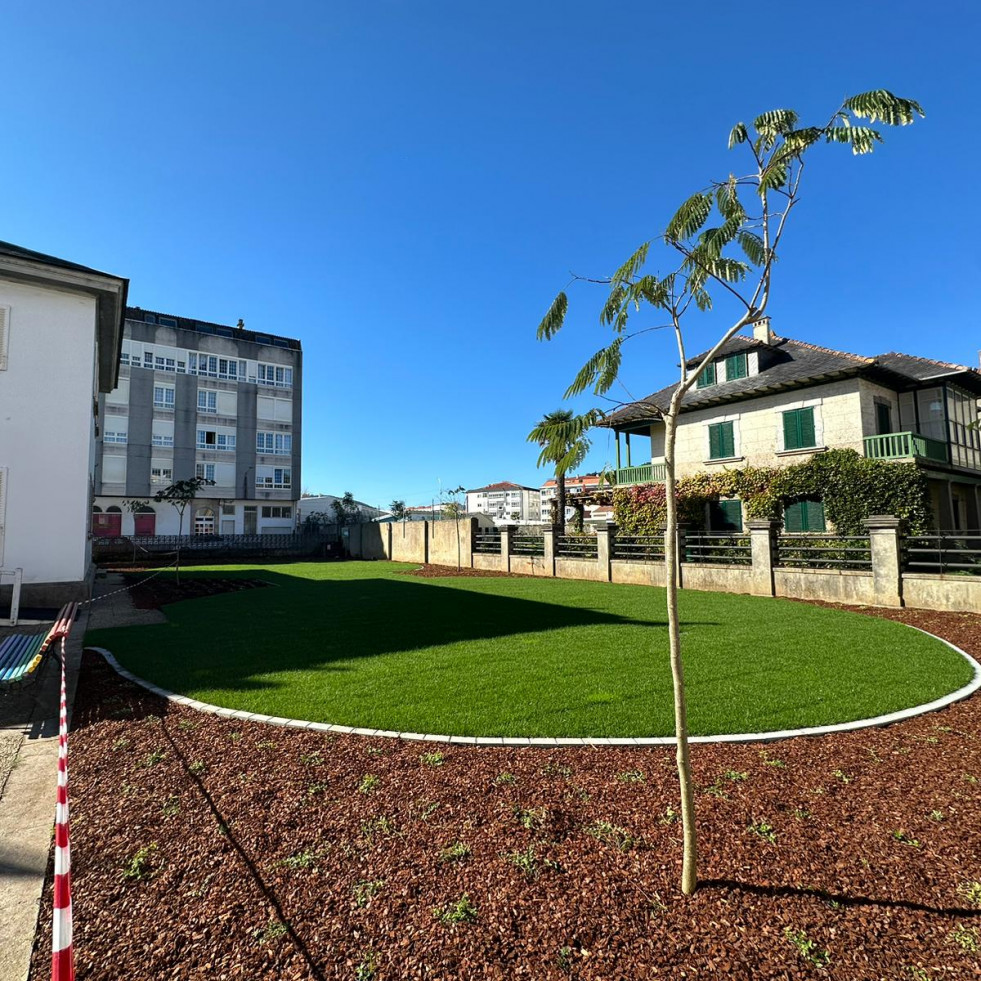 Cedeira remata as obras de integración paisaxística nos xardíns do palacete municipal