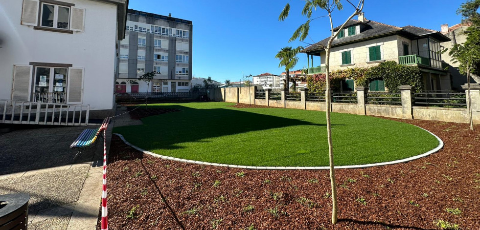 Cedeira remata as obras de integración paisaxística nos xardíns do palacete municipal