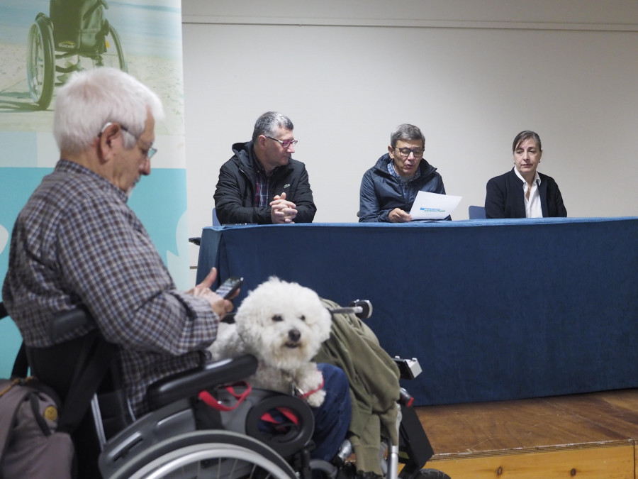 Pontedeume y Aspaym conciencian sobre la prudencia al volante en trayectos cortos