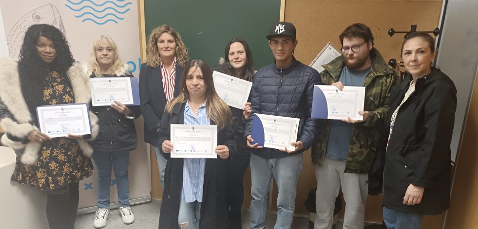 Entrega de diplomas en Narón al alumnado del curso de Pescadería