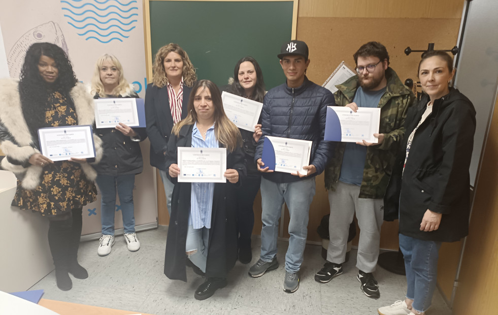 Entrega de diplomas en Narón al alumnado del curso de Pescadería