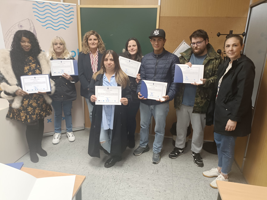 Entrega de diplomas en Narón al alumnado del curso de Pescadería