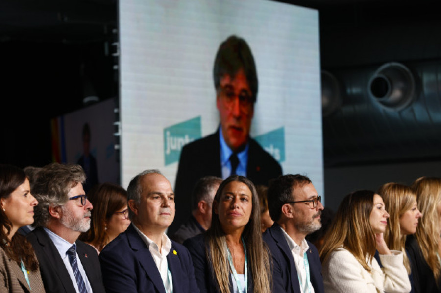 Puigdemont llama a dejar de "resistir" y pasar a la ofensiva para conseguir la independencia