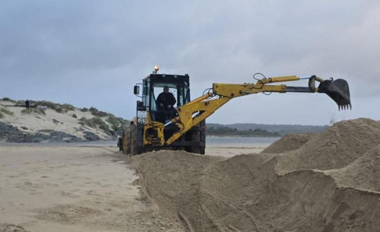 Demandan más protección para el lago de A Frouxeira, cuyo desagüe comenzó este lunes