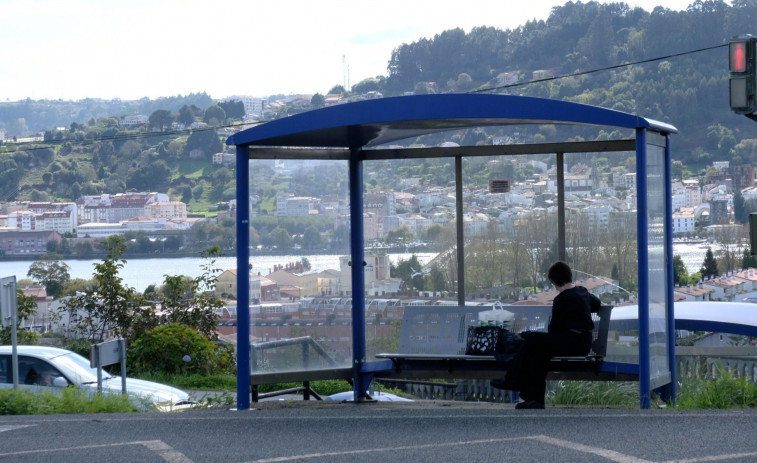 El gobierno gallego aprueba inicialmente la mejora de diez paradas de autobús en Cabanas