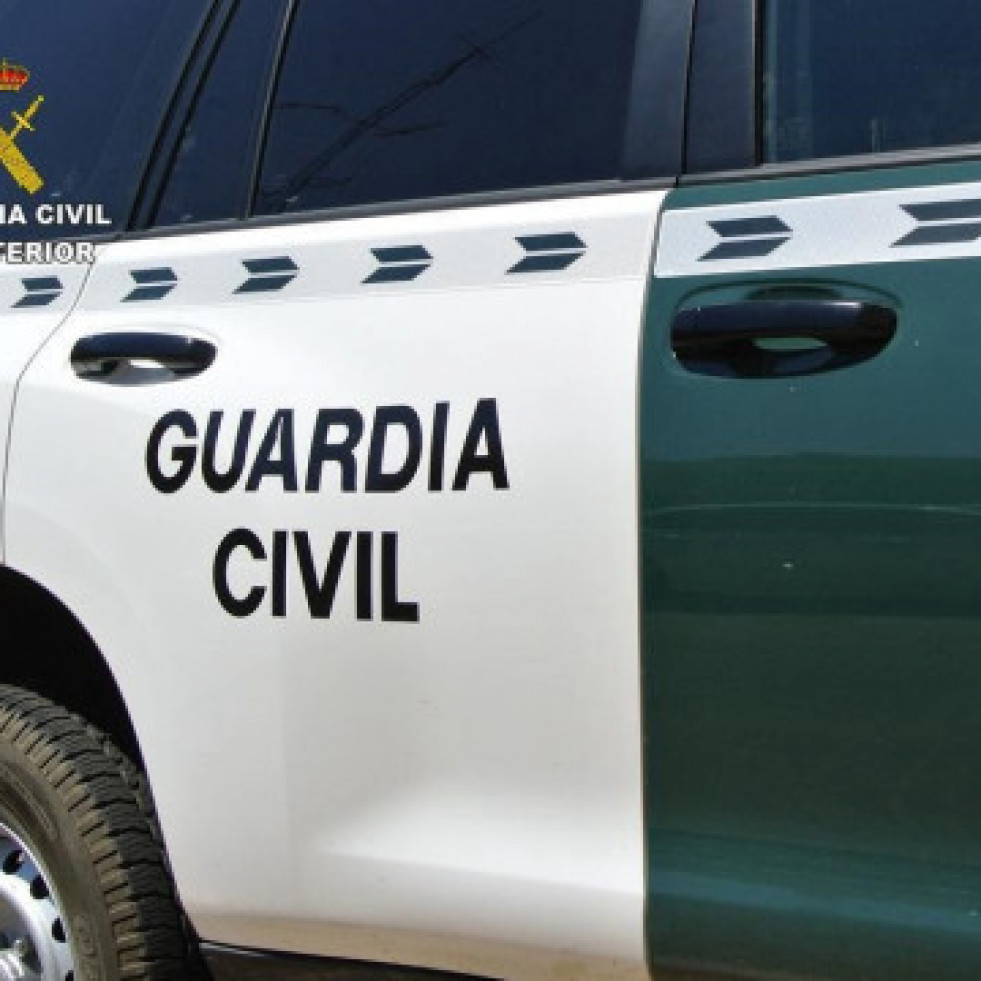 La Guardia Civil interviene más de 8.000 pilas en bazares de Ponteareas sin el preceptivo marcado de la CE