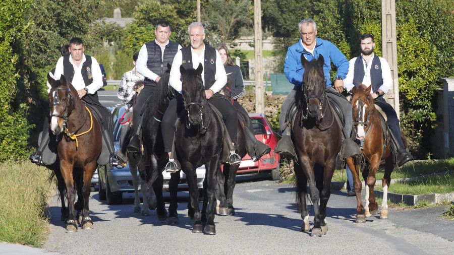 Emotivo adiós de la hípica gallega al naronés Antonio dos Pinos cabalgando a su lado