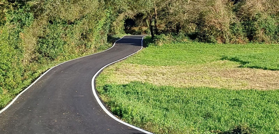 Neda culmina los trabajos de pavimentación en la pista que une Pontegrande y Pename