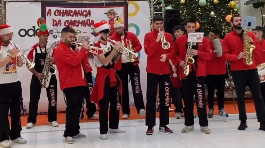 A Charanga da Carmiña desatará a festa este sábado, pasando das rúas ao interior do Odeón