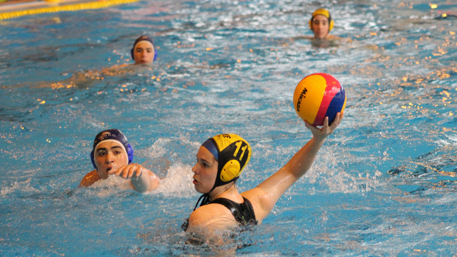 Estreno de los equipos infantil y juvenil del Club Marina Ferrol