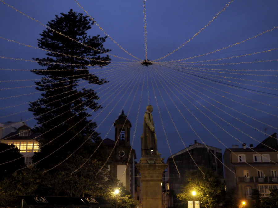 El gobierno local destina más de 23.000 euros a la decoración de Navidad de la pajarera del Cantón