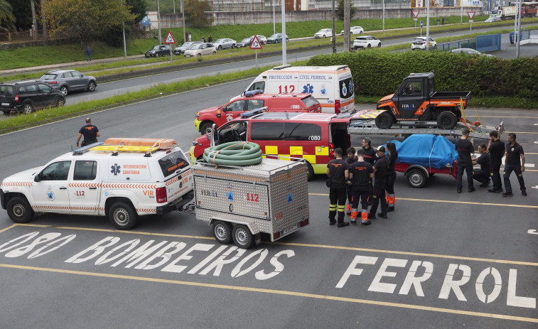 Bomberos y Protección Civil parten de Ferrol con material para ayudar en Valencia