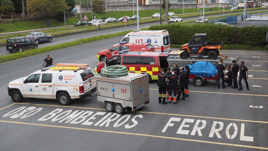 Bomberos y Protección Civil parten con material para ayudar en Valencia