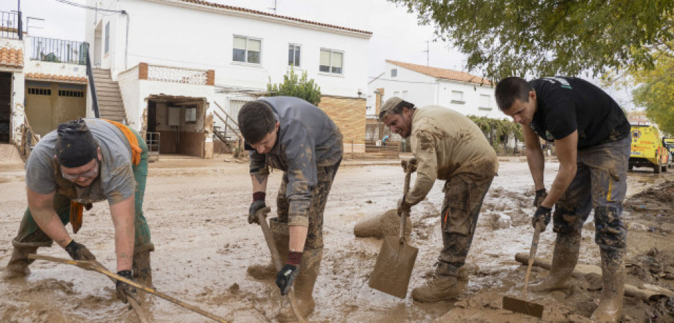 Una semana de DANA: 70 municipios afectados que continúan retirando enseres y achicando agua