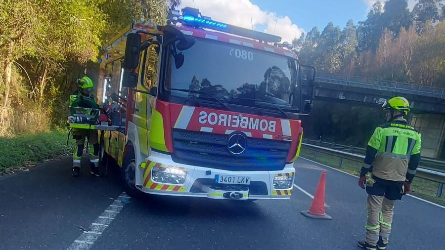 Excarcelada una persona tras un fuerte accidente de tráfico en la AG-64