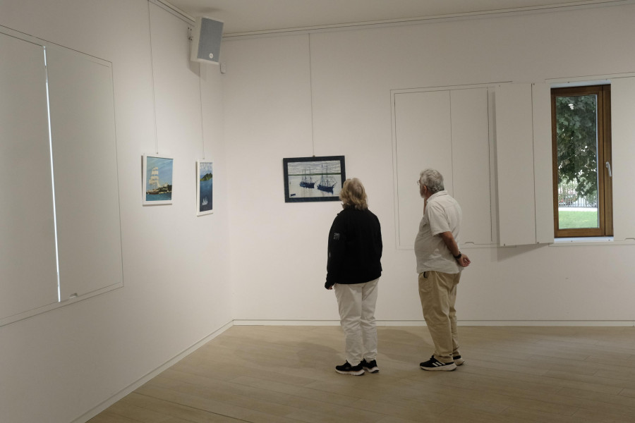 Las pintoras de la Sociedad Artística Ferrolana exponen en la sala Curuxeiras