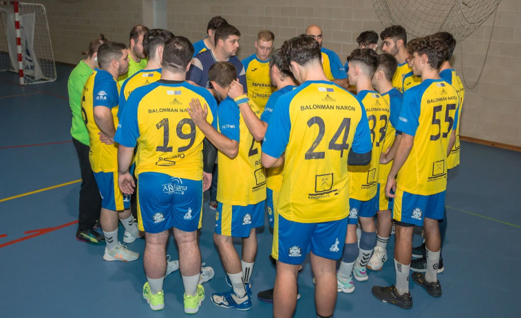 El A Esperanza Comidas Balonmano Narón supera un inicio “flojito” para ganar al Lucense