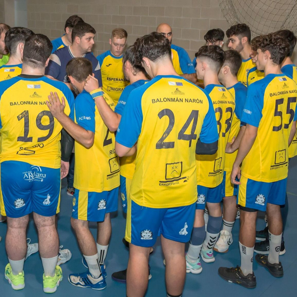 El A Esperanza Comidas Balonmano Narón supera un inicio “flojito” para ganar al Lucense