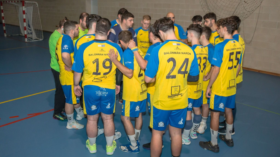 El A Esperanza Comidas Balonmano Narón supera un inicio “flojito” para ganar al Lucense